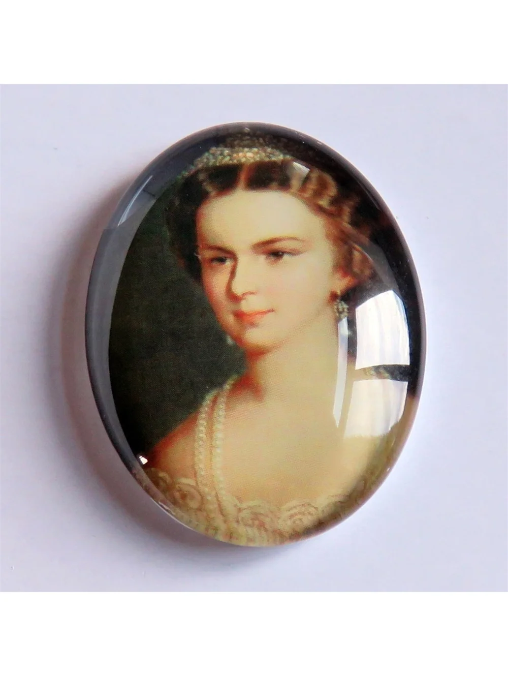 Vintage Victorian Style British Queen Cameo Tempered Glass Oval Cabochon 40x30mm